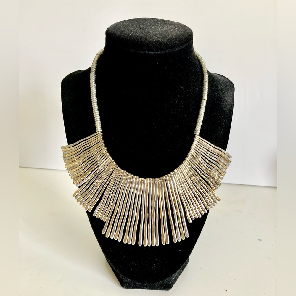 Amazing EL 2-tone statement necklace.